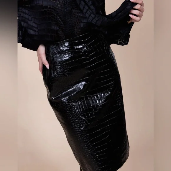 NWT Versace Crocodile Embossed Calf Leather Pencil Skirt $2450 Size 38 RUNWAY - Picture 6 of 6